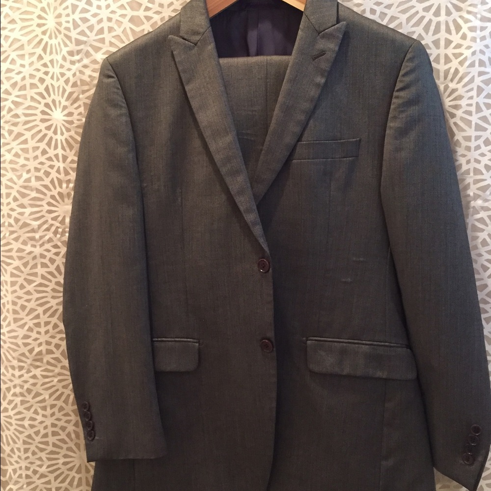 Talia Men's Suit, Size 40R