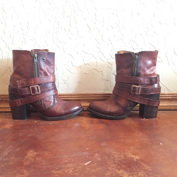 *SOLD* FREEBIRD by Steve Madden Bama bootie! - Picture 2 of 5