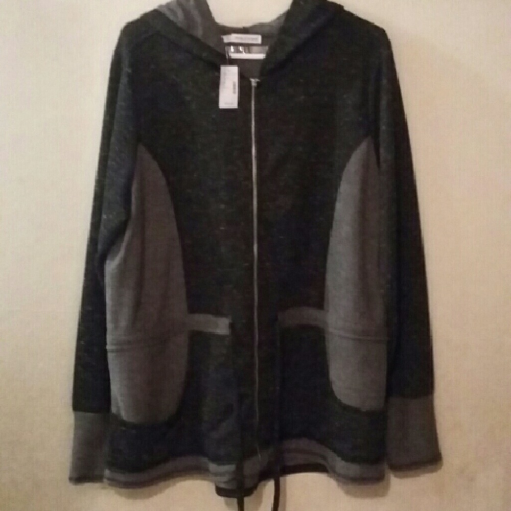 **Last Chance**Comfy zip up hoodie