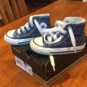 Blue converse all star