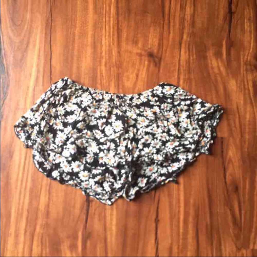 Brandy Melville Vodi Shorts