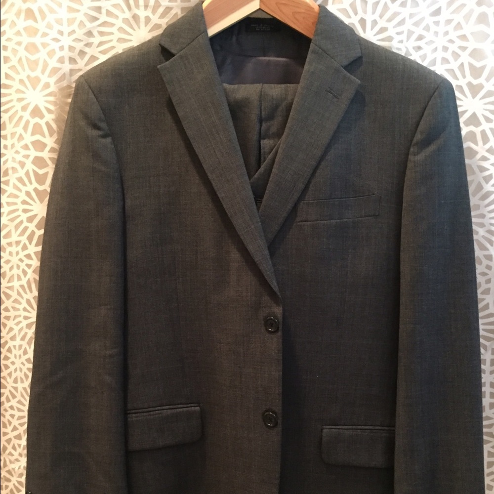 Jones New York Grey Plaid Suit, 40R