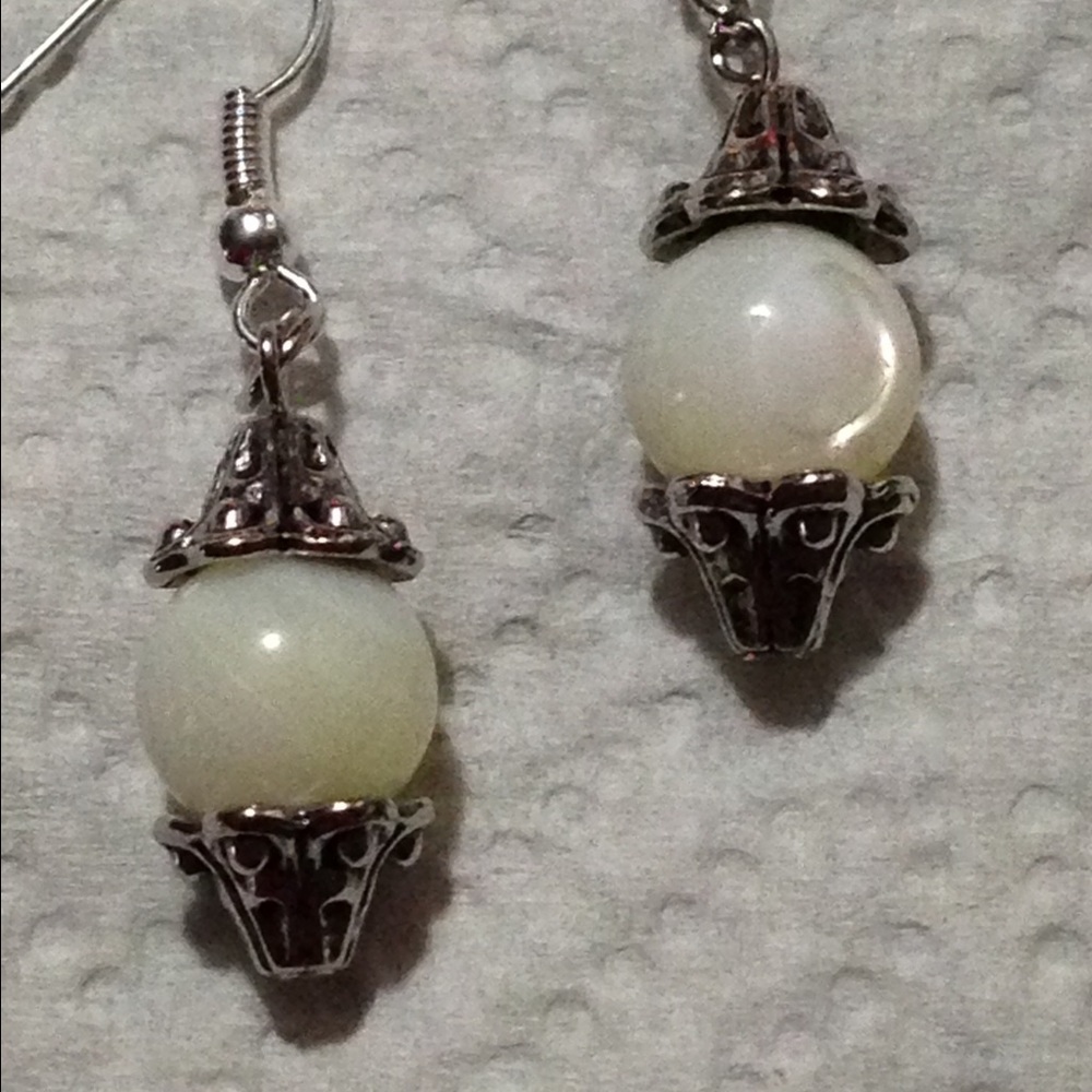 Mother of Pearl Drop Earrings - Picture 2 of 3