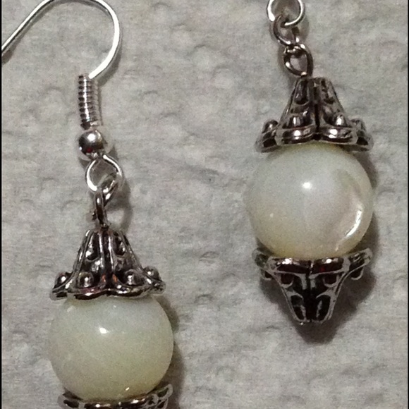 Mother of Pearl Drop Earrings - Picture 3 of 3