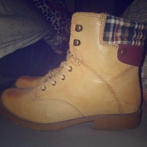 Women's boots