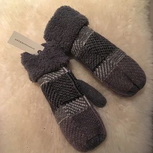 Anthropologie mittens