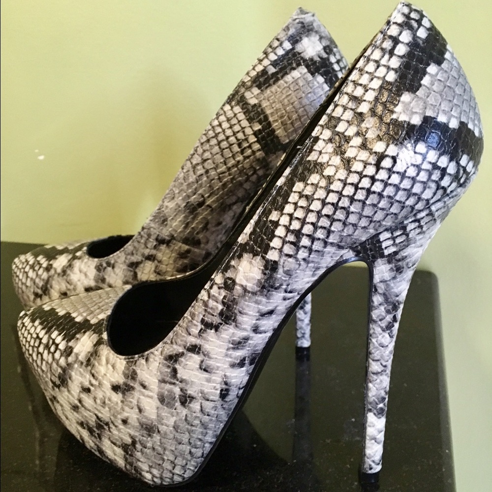 Steve Madden snakeskin Stilettos