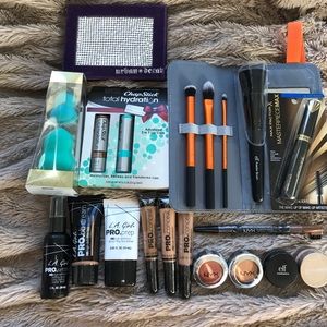 **Reduced Price**Makeup Bundle