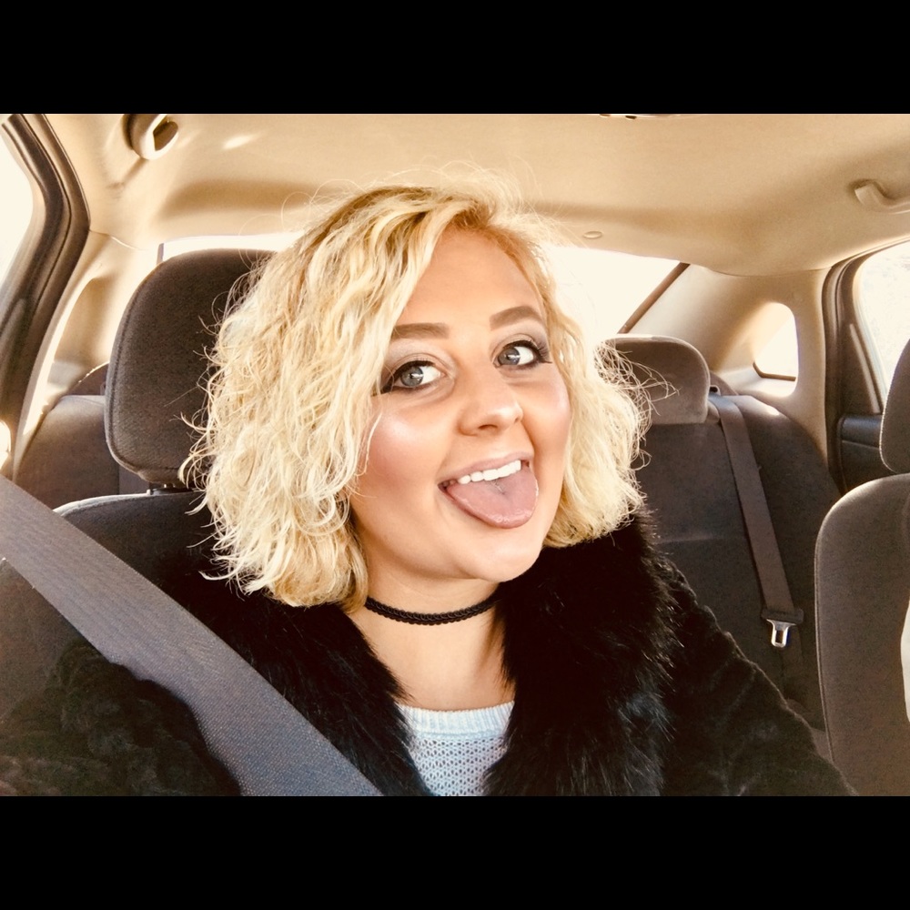 Meet your Posher, Lauren