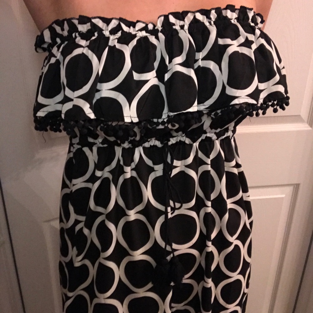 Mud Pie B&W Maxi size medium