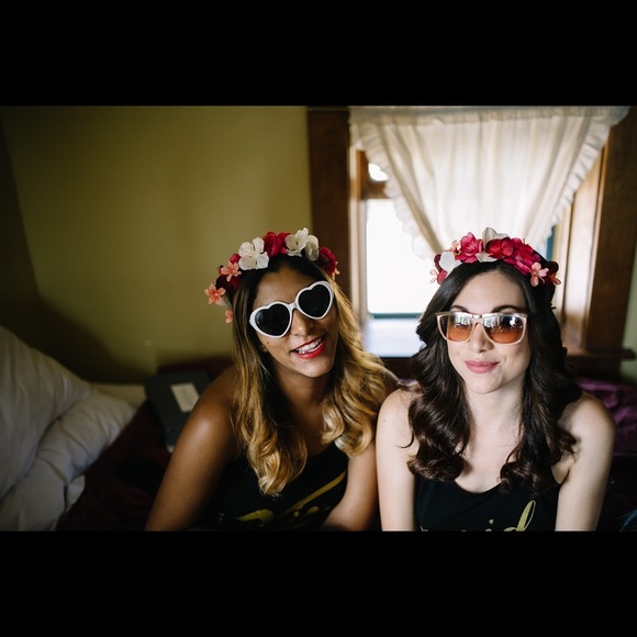 Meet your Posher, Cassandra - Picture 2 of 2