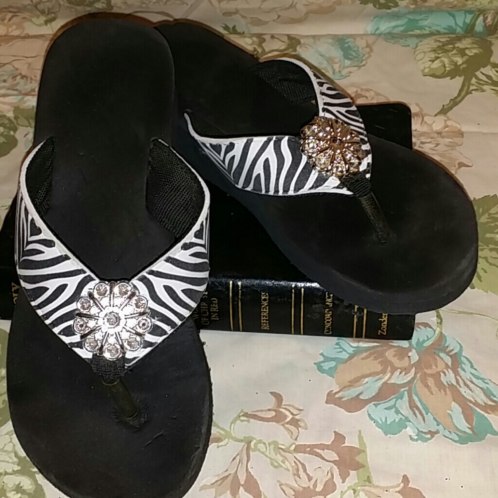 ZEBRA STRIPE FLIP FLOPS