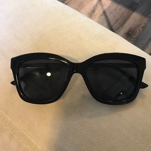 Like new Kenneth Cole reaction sunglasses