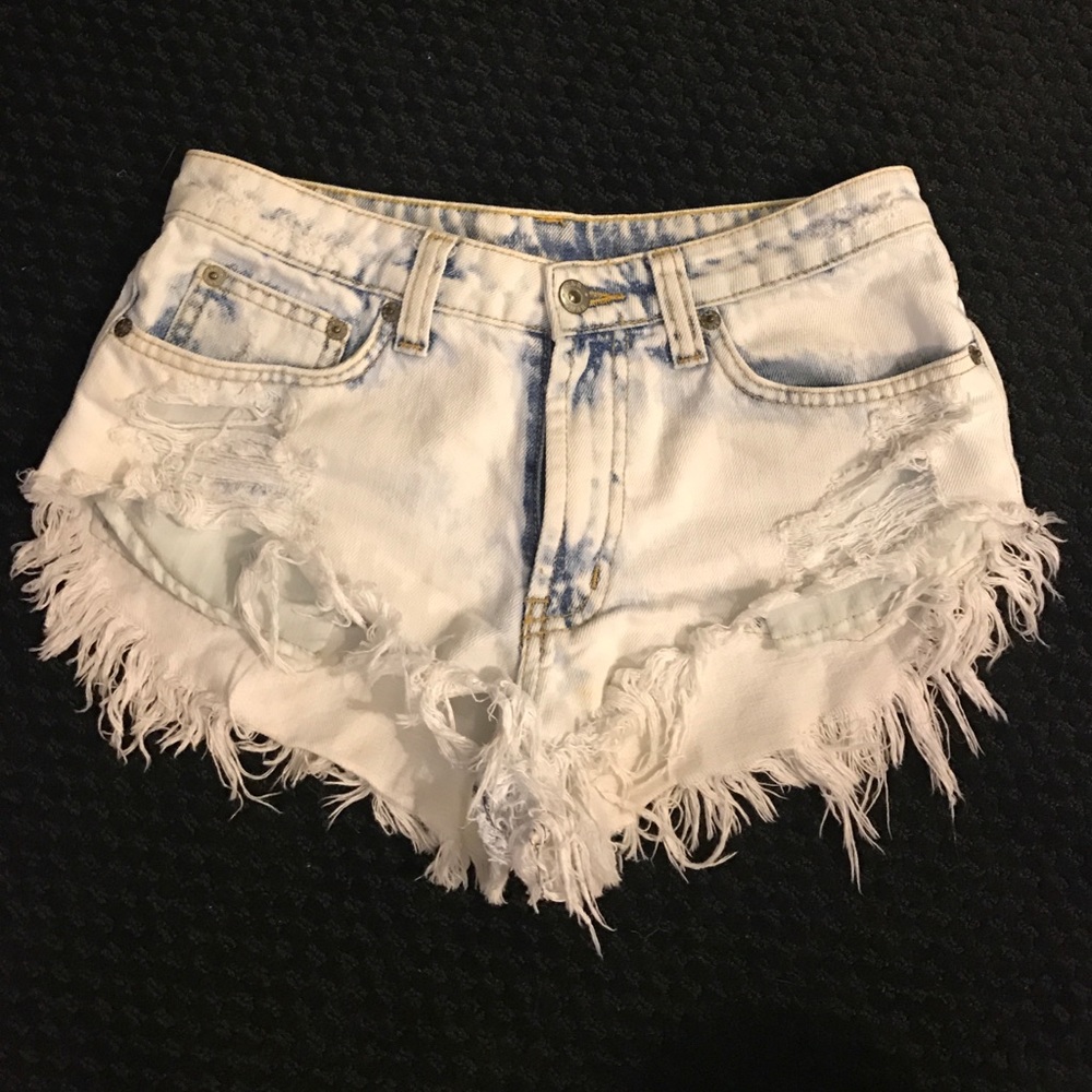 🌟CARMAR SHREDDED CUTOFF SHORTS🌟
