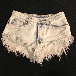 🌟CARMAR SHREDDED CUTOFF SHORTS🌟