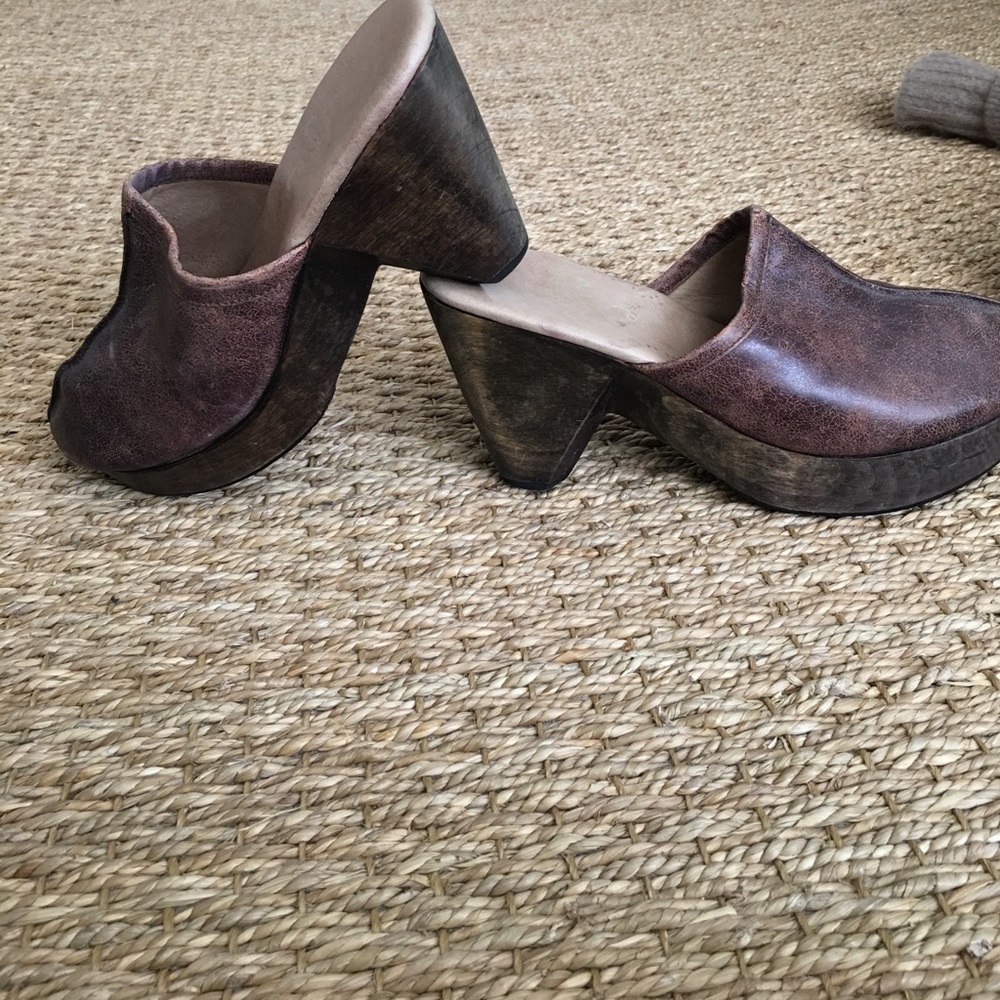 Calleen Cordero Clogs