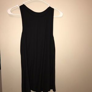 Lululemon black muscle workout tank.