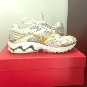 Mizuno running shoes