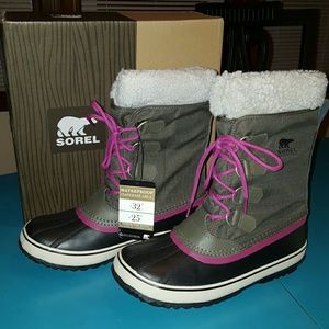 New Sorel Winter Carnival in Peatmoss and Red Plum
