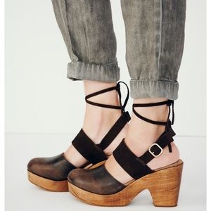 ⚡️Free People Clogs