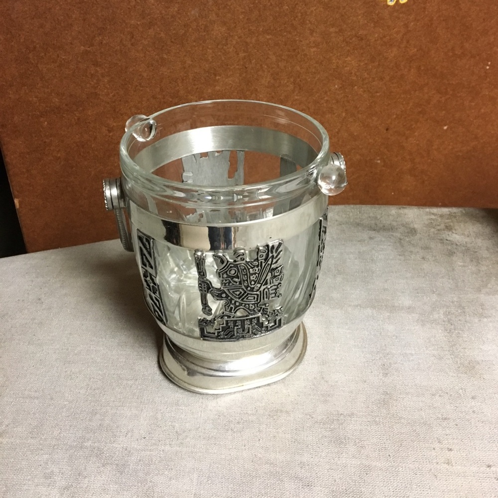 Ice bucket