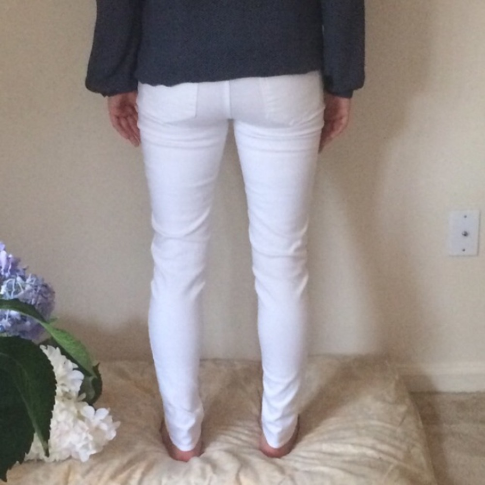 White buffalo jeans in size 30