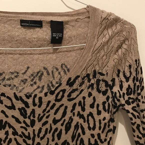 Leopard Print Sweater - Picture 3 of 3