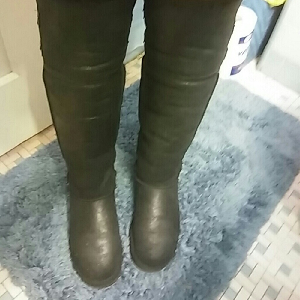 SOLD!! Over the knee uggs!