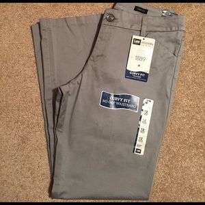 NWT Lee Curvy Fit Trousers.