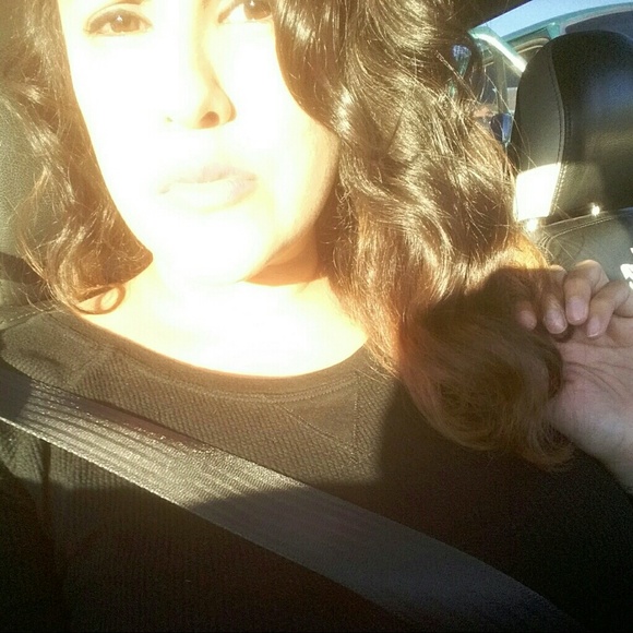 Meet your Posher, Iris - Picture 1 of 1