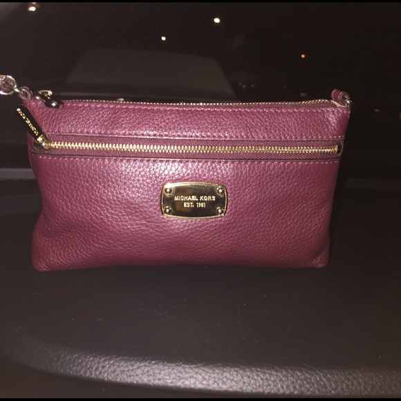 Michael Kors Wristlet - Picture 1 of 1