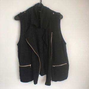 Black casual vest