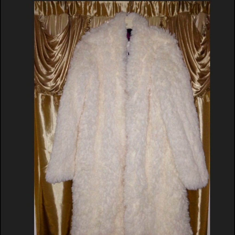 NWT long ivory/ off white faux fur jacket/ coat