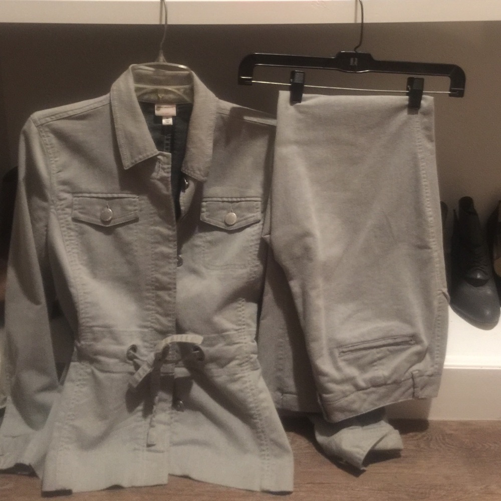 Isaac Mizrahi Gray Pant Suit