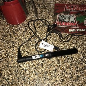 Nume 1.25  inch curling wand NWT