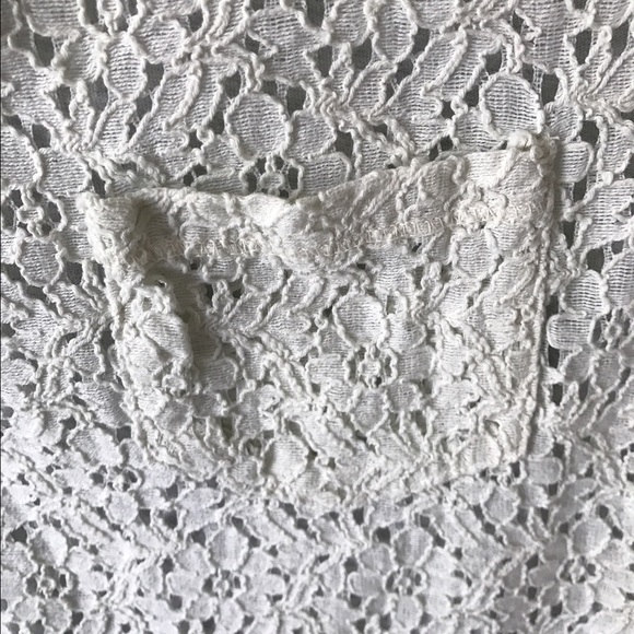 Hollister lace Crop T-shirt - Picture 2 of 4