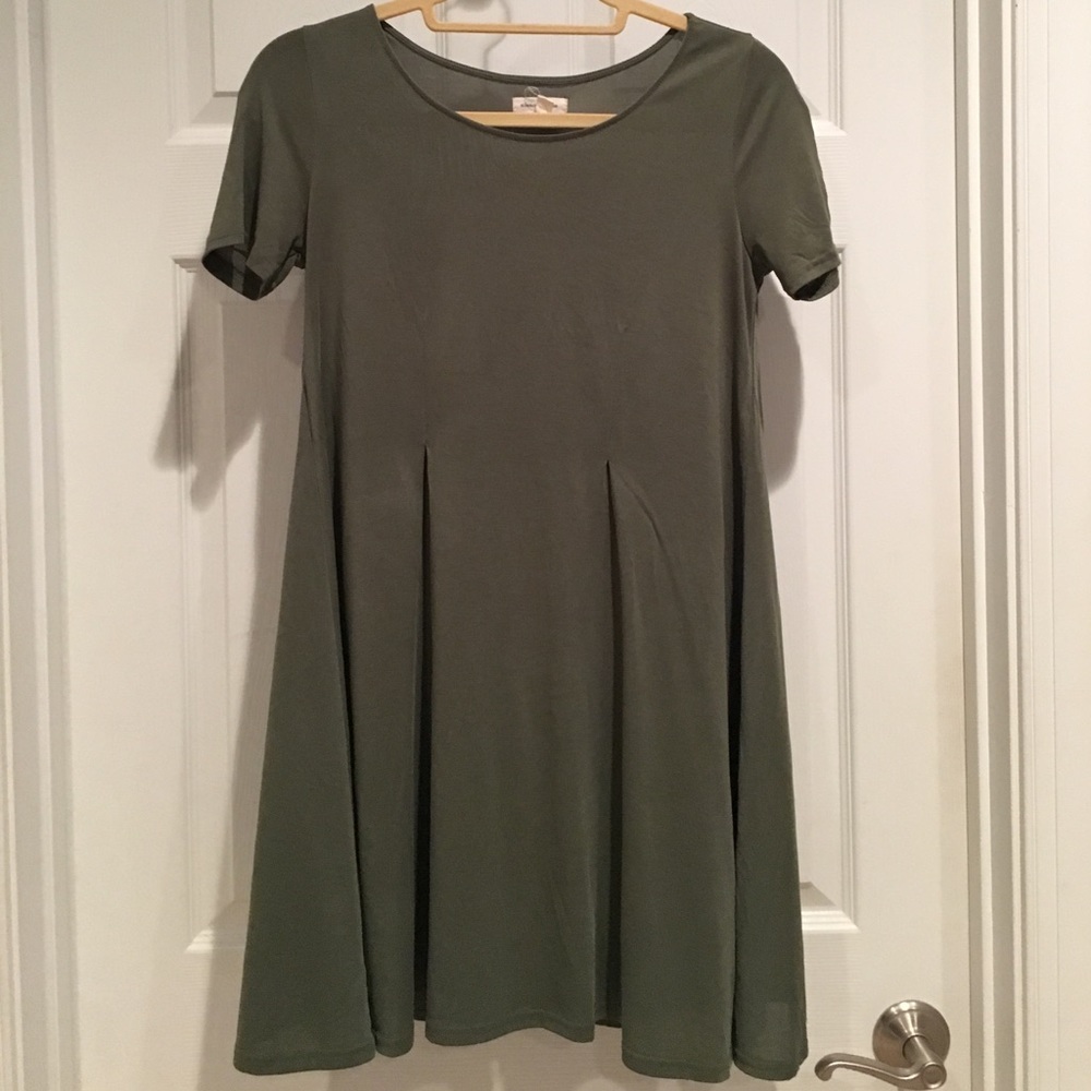 Urban Outfitter' Army Green Short Sleeve Dress