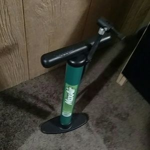 Tire pump