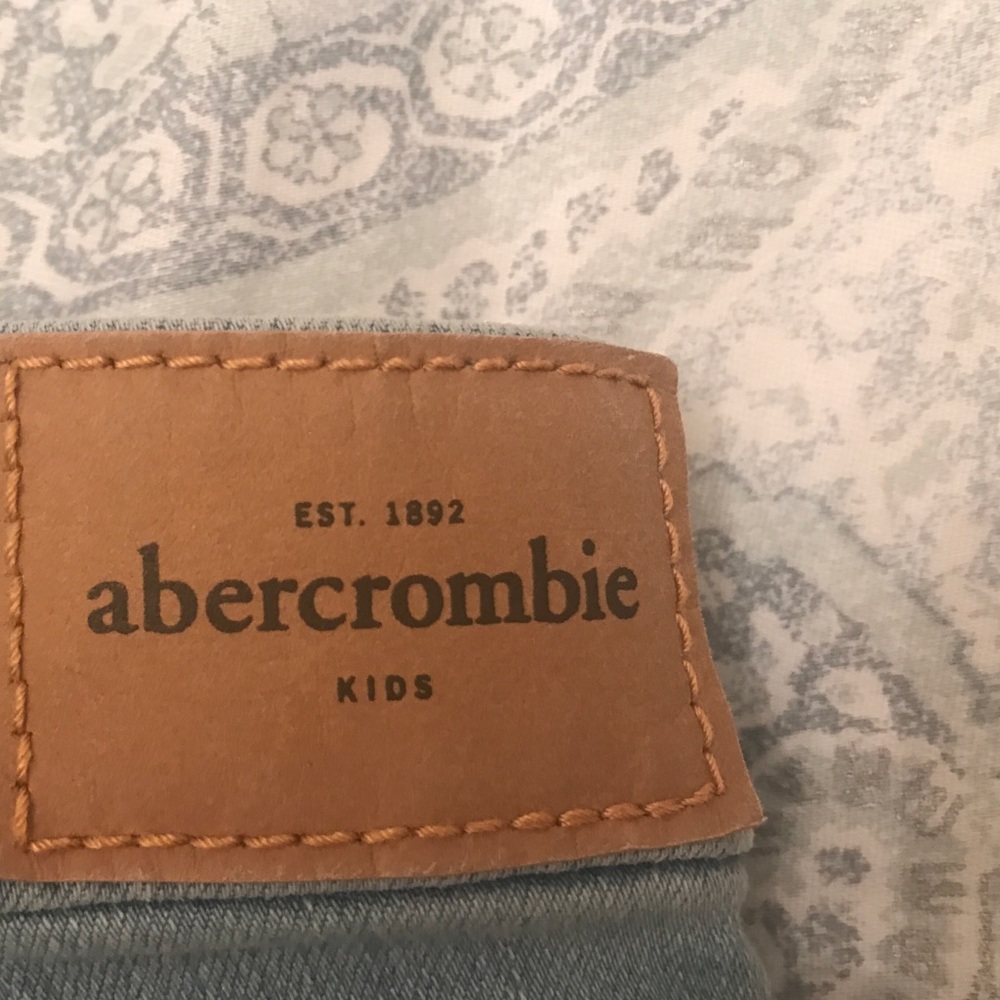 Abercrombie kids pull on jeans! - Picture 3 of 3