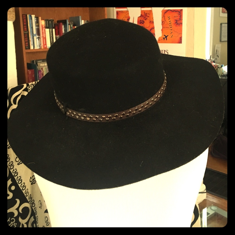 Shrake floppy black hat