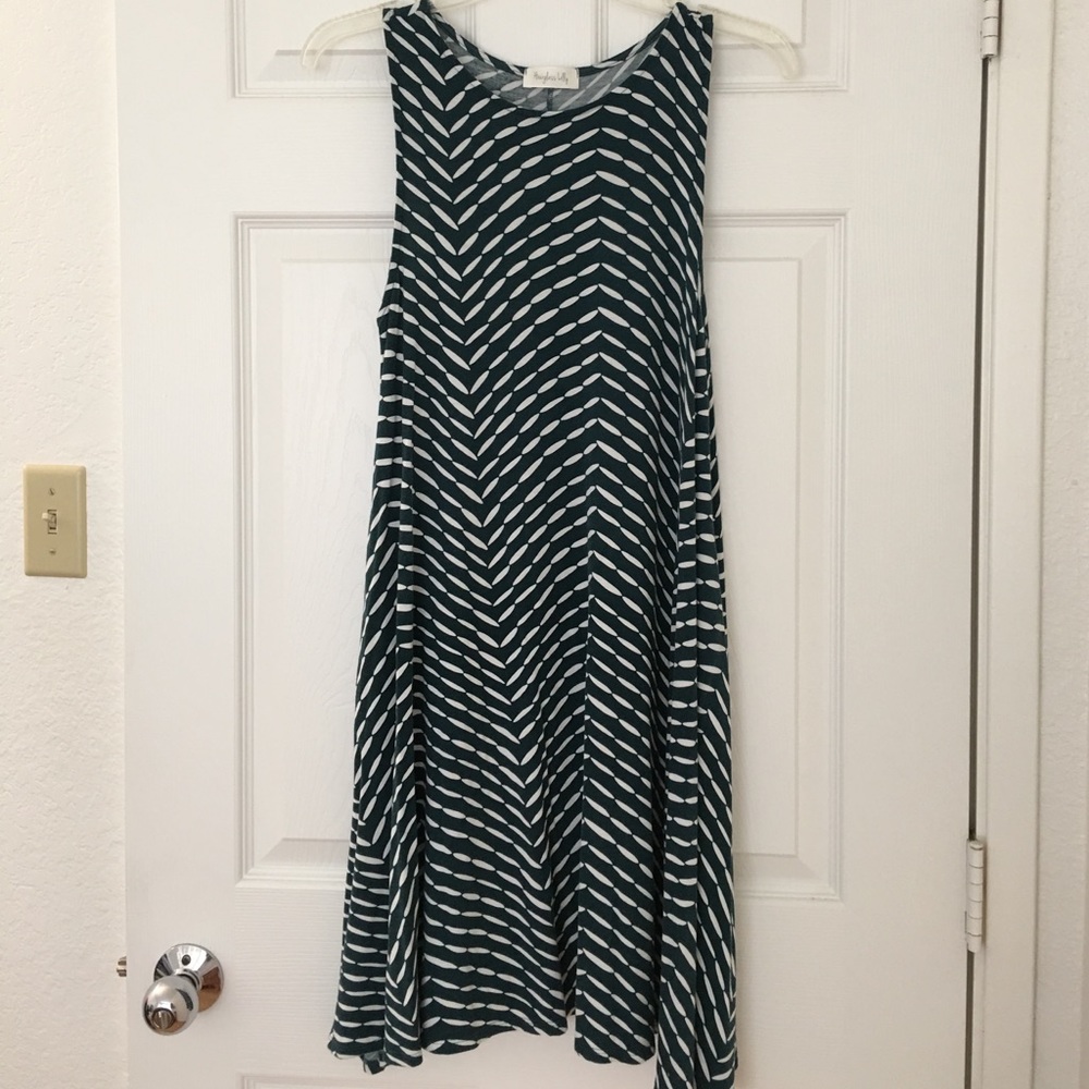 Teal & white shift dress with pockets!!