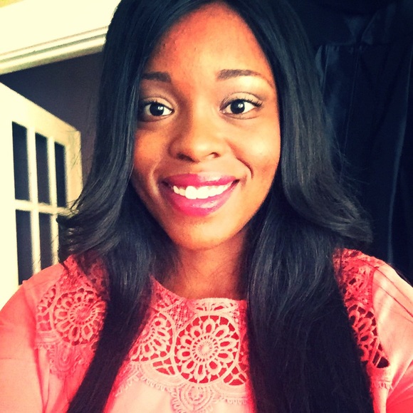 Meet your Posher, Amanda - Picture 3 of 4