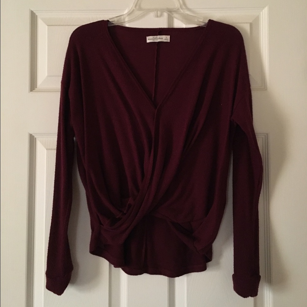 Perfect v-neck Abercrombie sweater