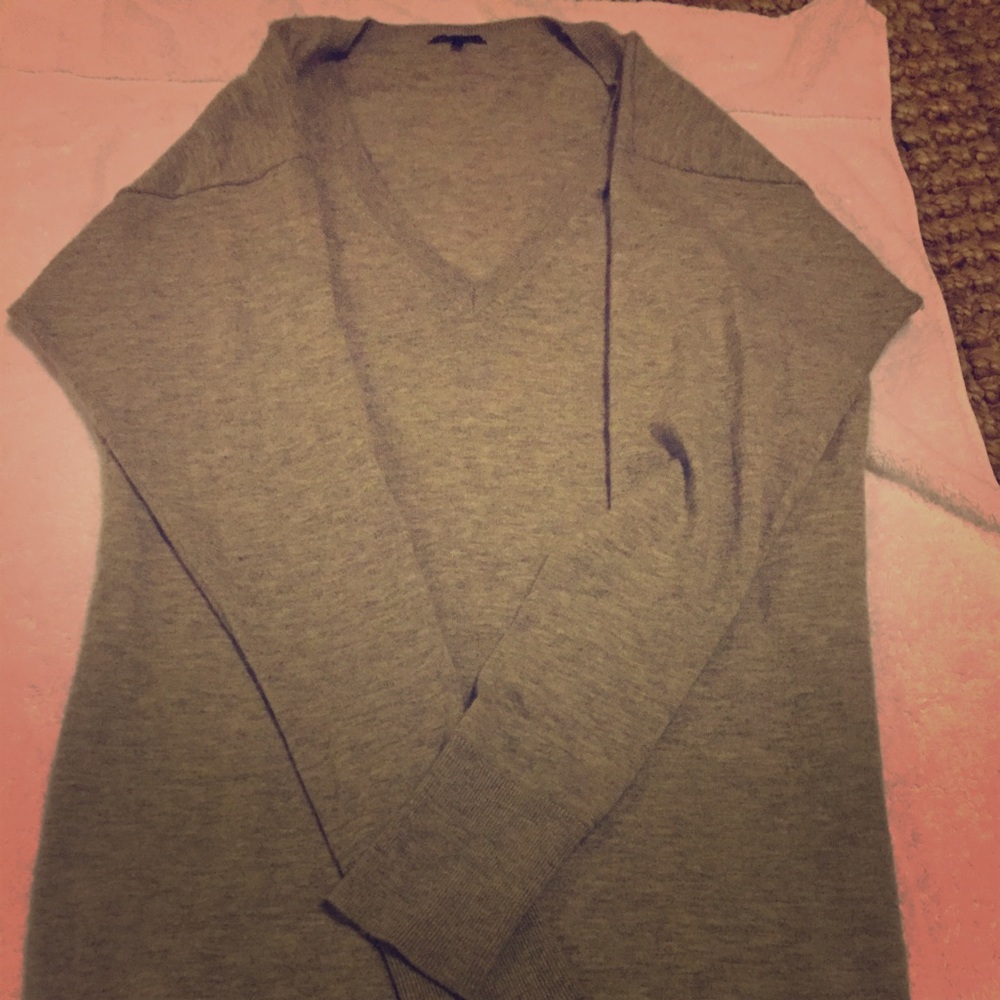 Theory Elza Cashmere Vneck Sweater! Size Small