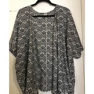 Roxy Black and White Lightweight Kimono
