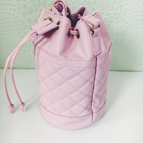 Final Sale✨Ellison Pink Quilted Vegan Bucket Bag - Picture 5 of 7