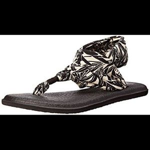 Sanuk yoga sling flops