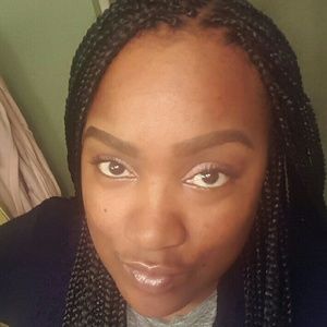 Meet your Posher, Kendra