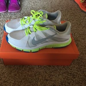 Nike free 5.0 cross trainers