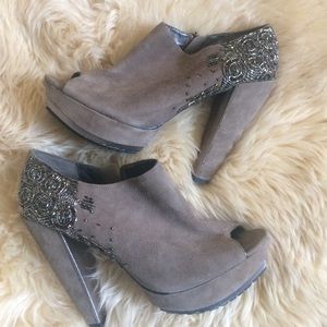 Sam Edlemon Embelished Beaded Heels